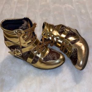 Apple Bottoms Sneaker Wedges